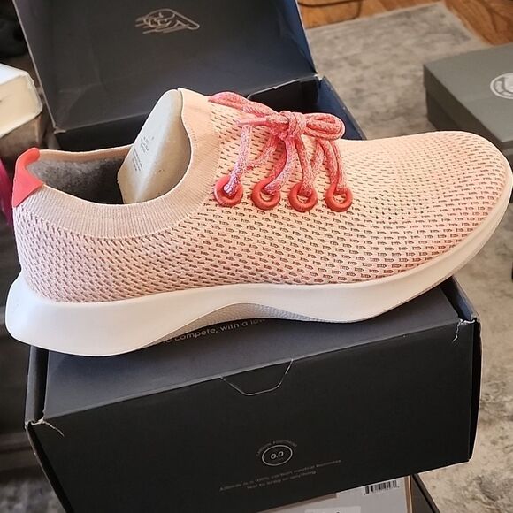 Men's Tree 🌳 Dasher light red (flame) size 12 - Picture 1 of 6